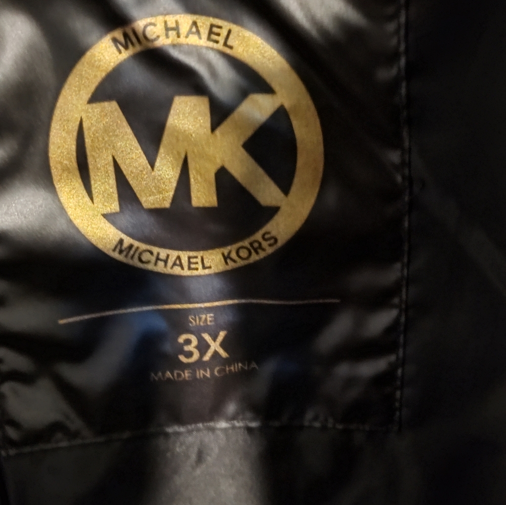 Michael Kors Black Quilted Puffer Coat with Fur Trim - Picture 6 of 6